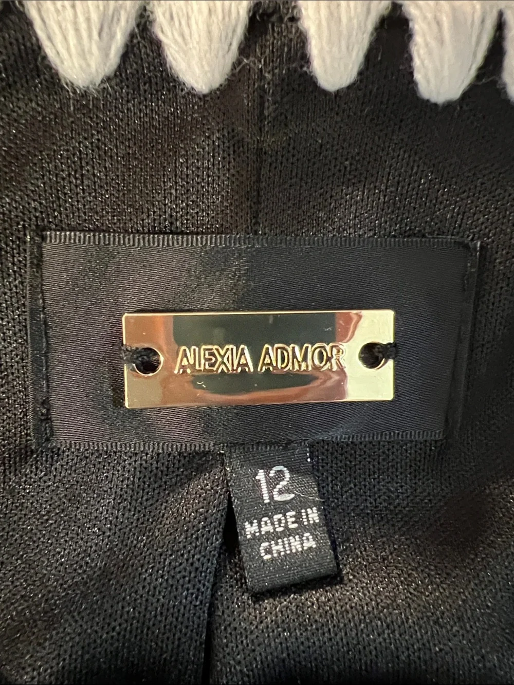 Alexia Admor chic black